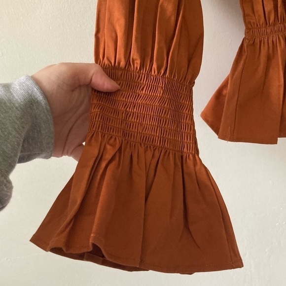 NWT House of Harlow Puff Sleeves Smocked Top Orange Size Medium - Picture 4 of 7
